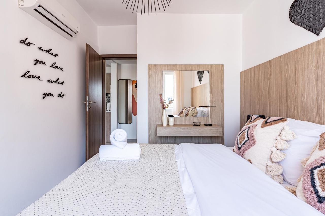Made With Love 1-Br Apt By Finikoudes Beach Larnaca Bagian luar foto