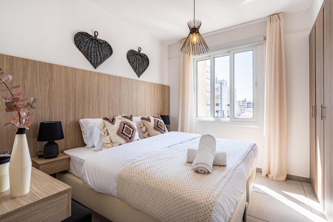 Made With Love 1-Br Apt By Finikoudes Beach Larnaca Bagian luar foto