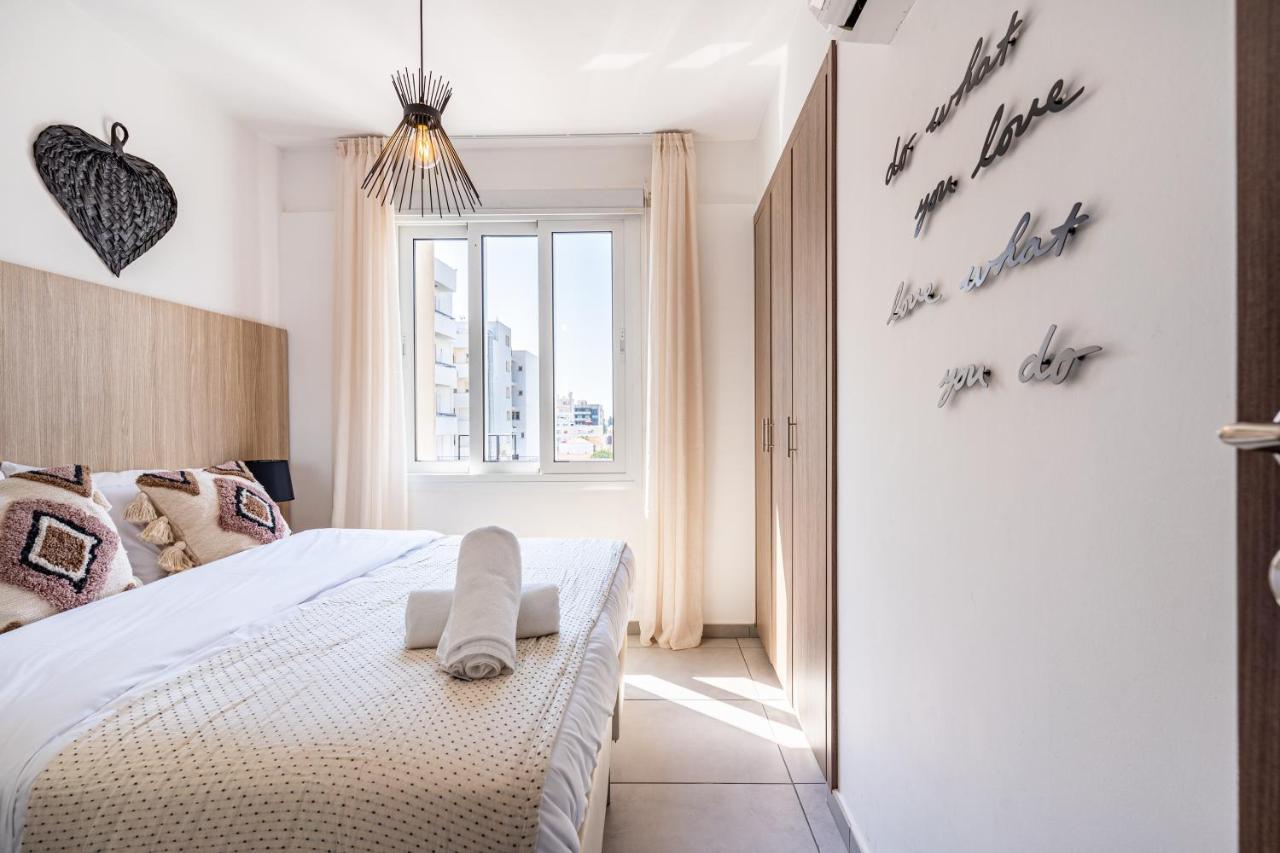 Made With Love 1-Br Apt By Finikoudes Beach Larnaca Bagian luar foto